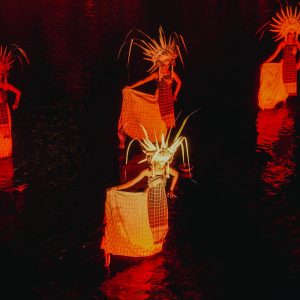 kitapoleng-performance-art-linggih-panghayu-gumi-02